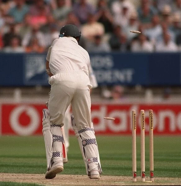 Nasser Hussain Cricket Player Of England July 1999 Is Bowled Out By Simon Doull In