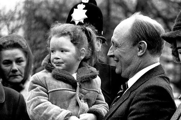 Neil Kinnock during a visit to Tyneisde 9 January 1987 - Neil pictured 4 year old