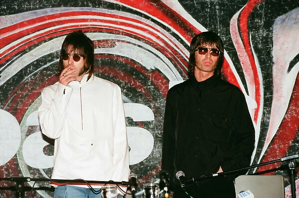 Oasis press conference, Liam and Noel Gallagher. 25th August 1999