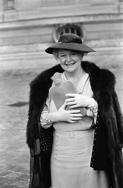 Olivia De Havilland on the set of 'The Woman He Loved'in Chantilly