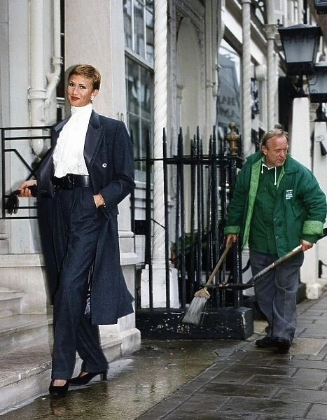 Paula Hamilton Model Ignores A Westminster Road Sweeper Dbase