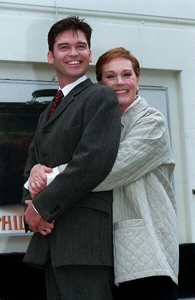 Phillip Schofield Actor / TV Presenter June 98 With actress Julie Andrews who will be