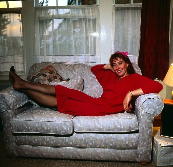Phyllis Logan lying on couch November 1987