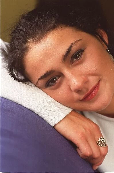 Portrait of actress Natalie Robb September 1998 at her home in Weybridge