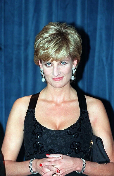 PRINCESS DIANA DURING AN AWARDS CEREMONY AT A NEW YORK HOTEL