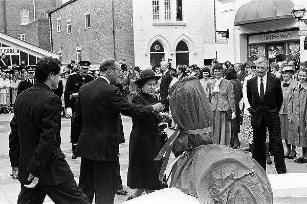 Queen Elizabeth II visits Leamington Spa, Warwickshire. 24th March 1988