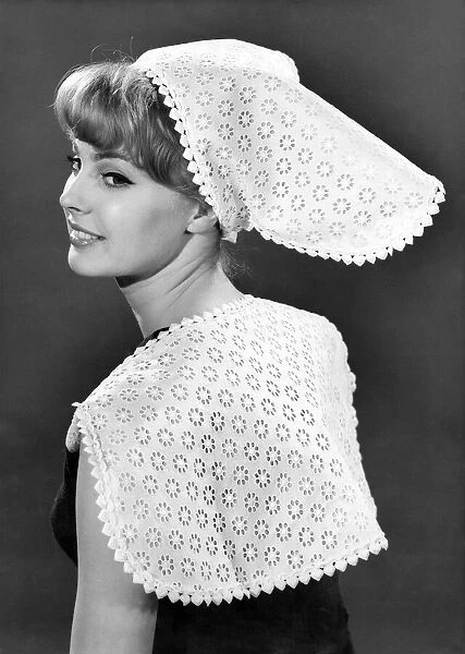Reveille fashions. April 1962 P011062
