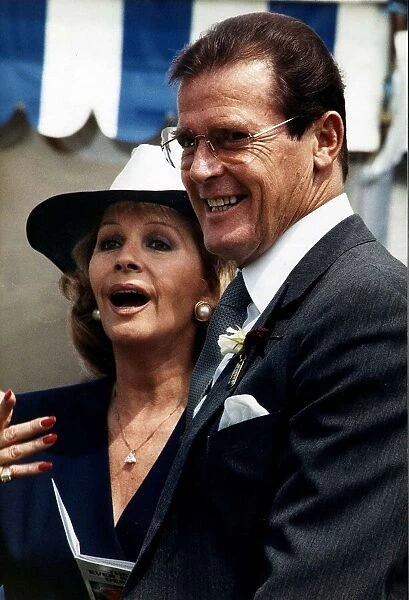 Roger Moore Actor With His Wife Luisa At The Epsom Derby June 1988 Dbase