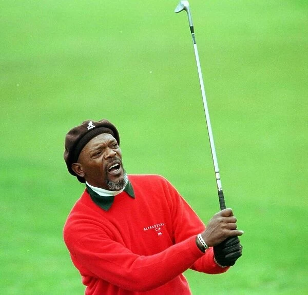 Samuel L Jackson on golf course October 1998
