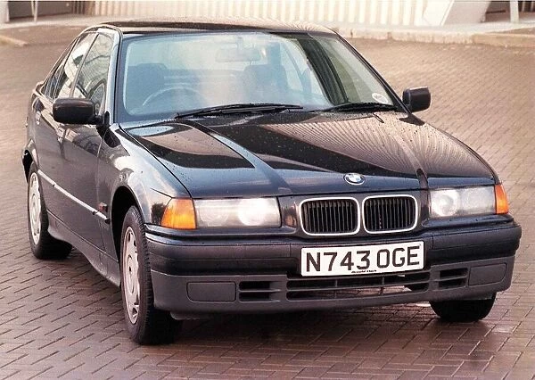 SECOND HAND BMW 3 series October 1998 Three quarters view