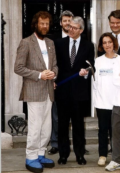Sir Ranulph Fiennes with Dr Michael Stroud at the door of number 10 Downing Street with