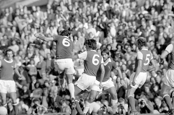 Sport  /  Football: Arsenal v. Everton. September 1975 75-04968-010