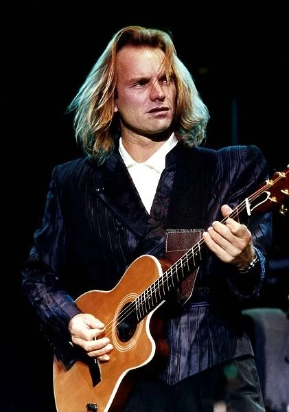 Sting in concert 1989