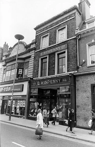 Stockton High Street, 21st April 1981. Winpenny, a family outfitting business since 1896