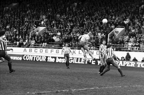 Stoke 0 v. Liverpool 1. November 1984 MF18-11-031