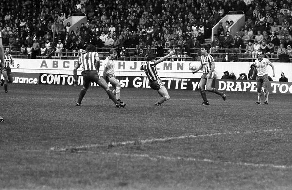 Stoke 0 v. Liverpool 1. November 1984 MF18-11-040