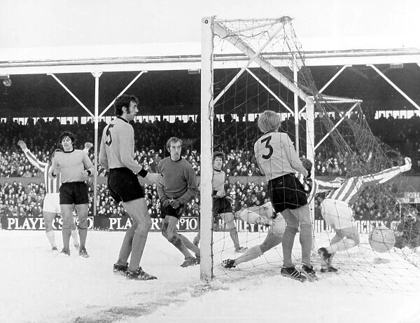 Stoke City v. Wolves. Smith scores Stoke's 1st. 14th February 1970. 70-1640-1
