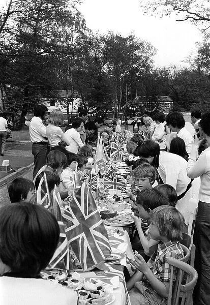 Street Parties for the Queens Silver Jubilee June 1977 Silver Jubilee Party