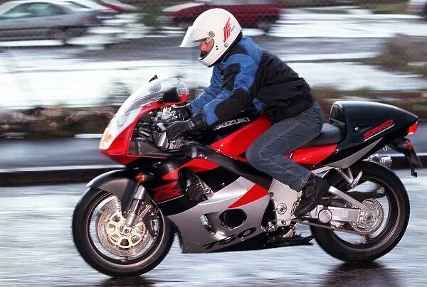 Suzuki GSX R750 motorbike motorcycle December 1997 road record motor supplements R234