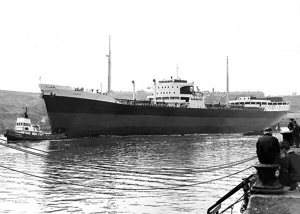 The tanker Canto after its launch from the Vickers-Armstrongs Naval Yard in 1958