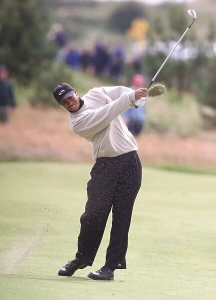 Tiger Woods Golf The Open Championship 1999 Carnoustie drives down the fairway