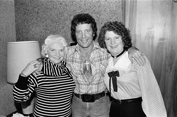 Tom Jones in concert in America. Pictured backstage with his mother Freda Woodward