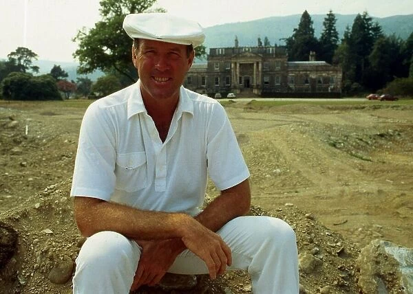 Tom Weiskopf golfer wearing white cap April 1990