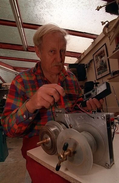 Trevor Baylis in workshop inventor of clockwork radio 1993