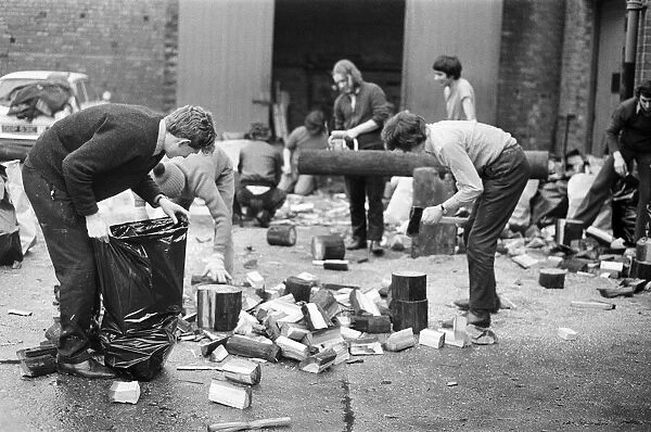 University Students, chopping logs, Cambridge Street, Birmingham, 22nd February 1972