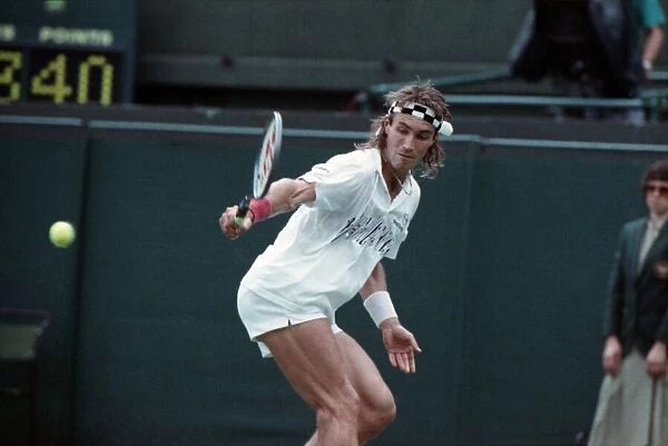 Wimbledon. Pat Cash. June 1988 88-3291-028