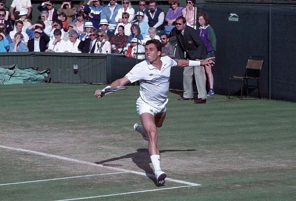 Wimbledon Tennis. Becker v. Lendl. July 1988 88-3559-015