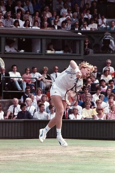 Wimbledon Tennis. Boris Becker v. Pat Cash. June 1988 88-3488-098
