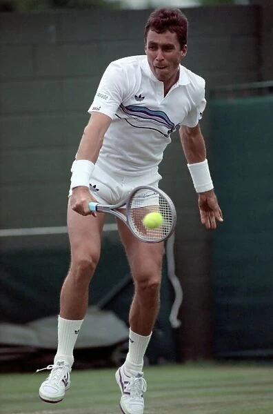 Wimbledon Tennis. Ivan Lendl v. Michiel Schapers. June 1988 88-3397-082