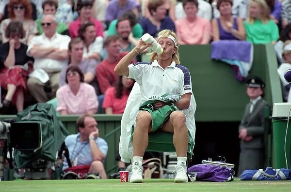 Wimbledon Tennis. J. Capriati v. Martina Navratilova, July 1991 91-4197-210