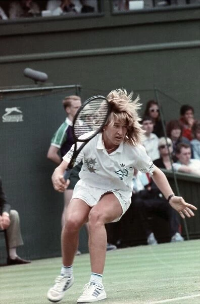 Wimbledon Tennis. Staffi Graf. June 1988 88-3396-043