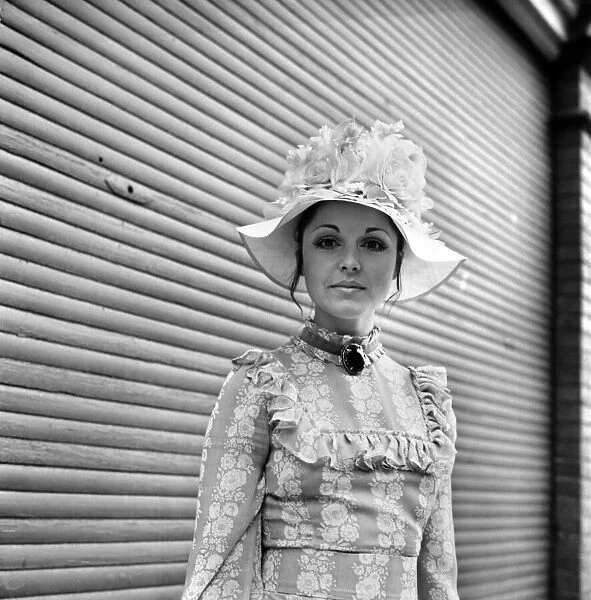 Woman wearing a hat on the first day of Royal Ascot June 1970 70-05824-008
