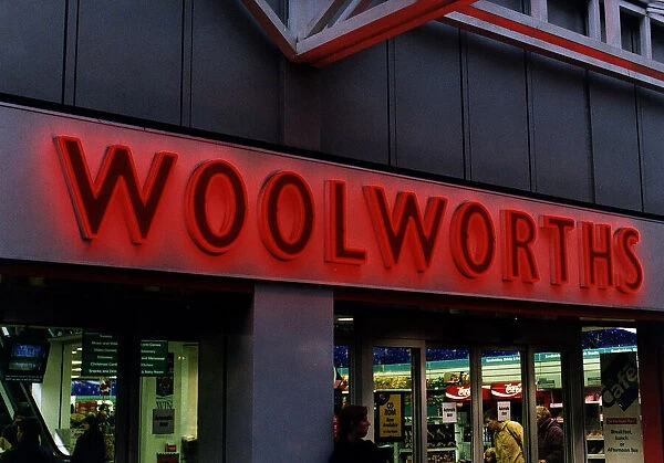 Woolworths December 1995 Argyle Street Glasgow 1990s