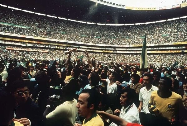 World Cup final 1970 Brazil 4 Italy 1 Brazilian fans celebrate victory in