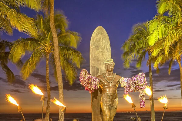 Oahu. USA, Hawaii, Oahu, Honolulu, Waikiki, Duke Kahanamoku Statue