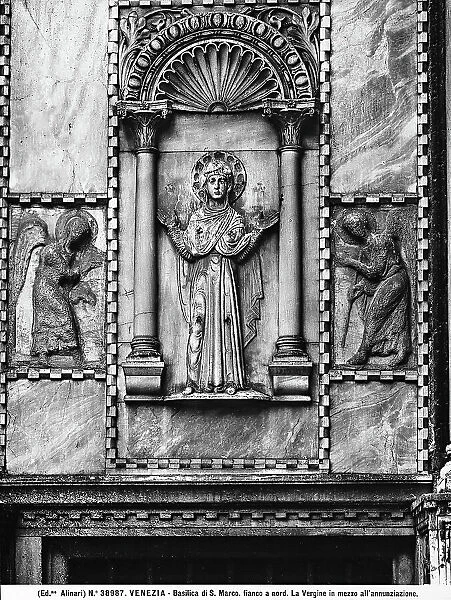 Aedicule with the Virgin between two announcing angels, north side of St. Mark's Basilica in Venice