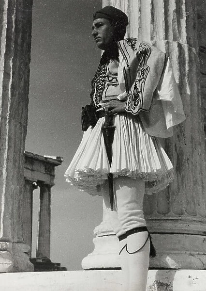 Album 'Aegean Cruise - Zara, Athens, Rhodes and Tripoli, May 1934': Soldier greek (euzone) on the Acropolis of Athens