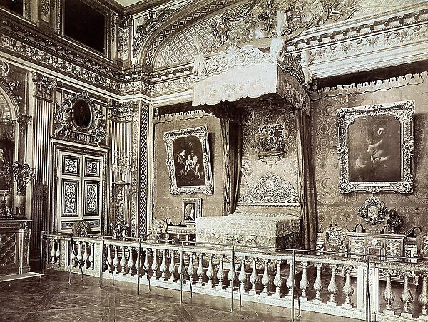 Bedroom of Luis XIV, created by Hardouin-Mansart, in the Royal Palace of Versailles