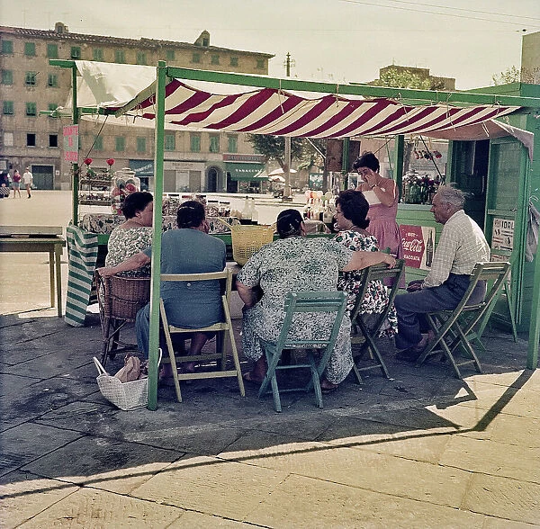 Drinks kiosk in a square in Livorno
