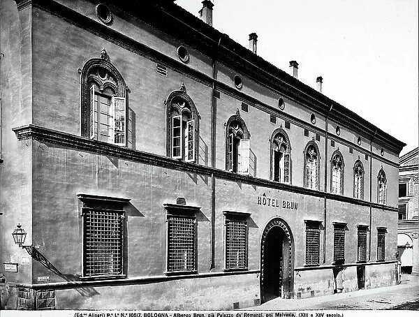 Faade of the Albergo Brun in Bologna. The Palace was first owned by the Romanzi Family, later by the Malvasia