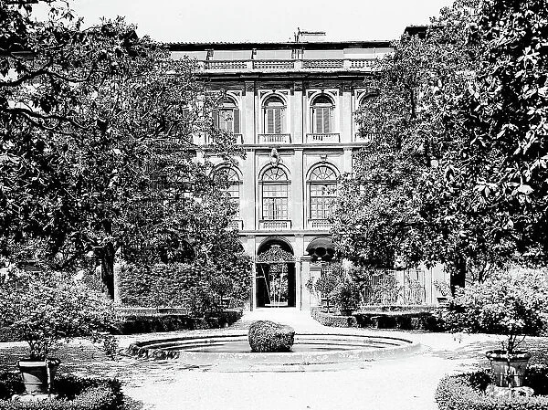 The back faade and garden of the Palazzo Capponi-Farinola, Florence