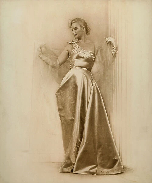 Full-length portrait of a young woman