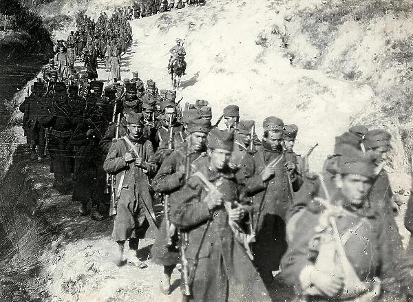 Serbian soldiers march from Durazzo to Valona