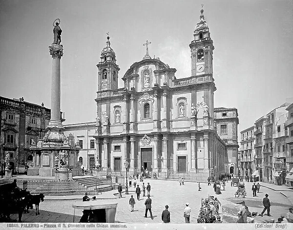 View of Piazza San Domenico in Palermo. In the background, the baroque church of San Domenico and, in the square centre, the Column of the Mary Immaculate