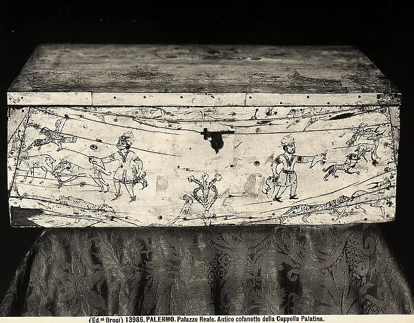 A wooden box with a hunting scene, piece formerly belonging to the Palatina Chapel, today located at the Palazzo Reale (or Palazzo dei Normanni), in Palermo