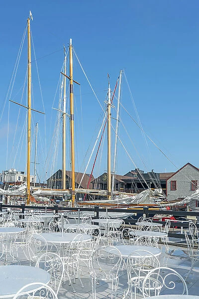 Rhode Island, Newport, sailboats along Bannister's Wharf